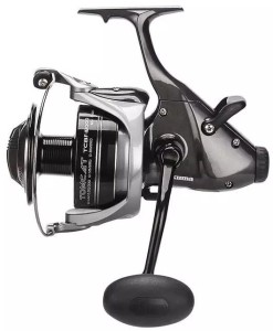 KOŁOWROTEK SUMOWY OKUMA TOMCAT BAITFEEDER 18000